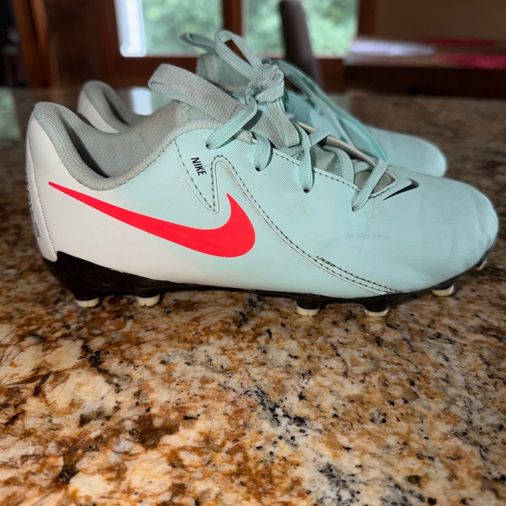 Nike Phantom GX Soccer Cleats Youth Size 1Y